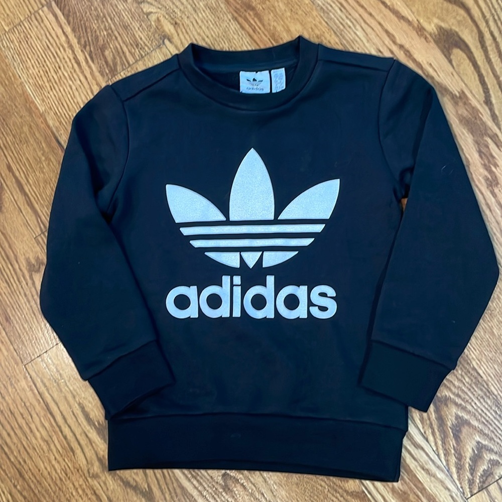 Boy’s Adidas Crewneck Sweatshirt. Size 5-6 YRS. New Without Tags.
